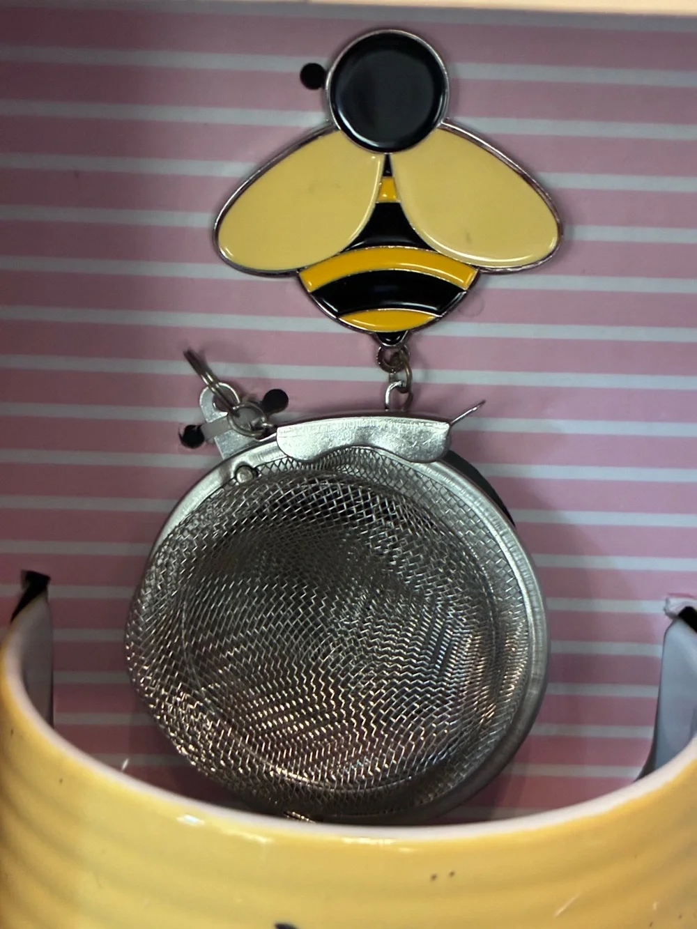 Queen Bee mug & tea infuser set